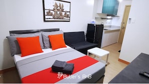 Condo, 1 Bedroom, Accessible, Garden View | Living area