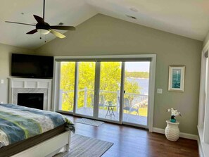 3 bedrooms, iron/ironing board, WiFi, bed sheets - The Fritz! - South River Waterfront with Elevator (Edgewater)