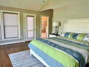 3 bedrooms, iron/ironing board, WiFi, bed sheets - South River Waterfront | Pier, Hot Tub & Elevator (Edgewater)