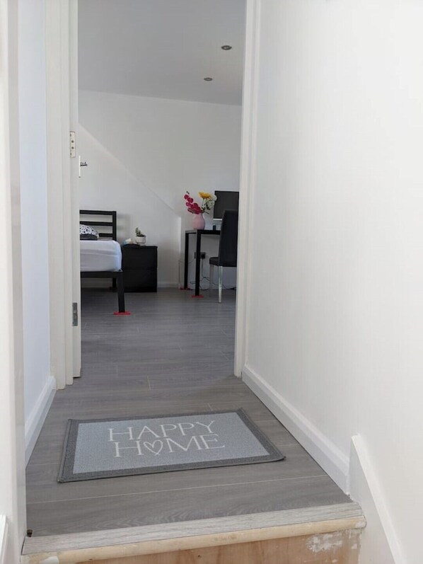 1 bedroom, desk, iron/ironing board, WiFi