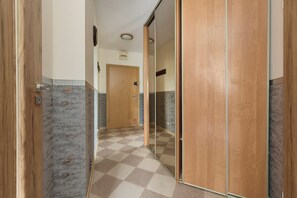 Huoneisto, 1 makuuhuone, parveke | 1 makuuhuone, yksilöllisesti sisustettu, yksilöllisesti kalustettu