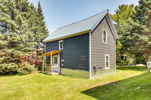 Pet-Friendly Michigan Getaway w/ Porch & Kayaks!
