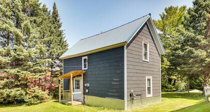 Pet-Friendly Michigan Getaway w/ Porch & Kayaks!