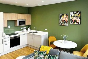 Interior - Brand NEW! Homely 1-bed Apt w/ Free Parking & WiFi (Bournemouth)