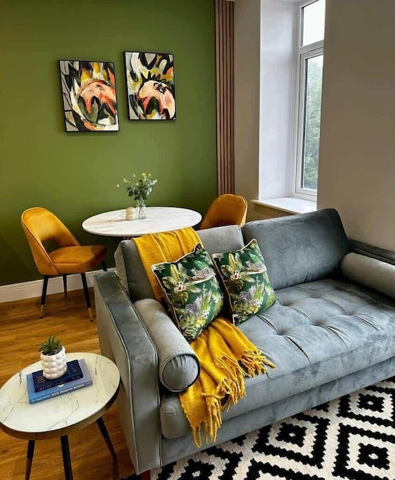 Brand New! Homely 1-bed Apt W/ Free Parking & Wifi - Bournemouth