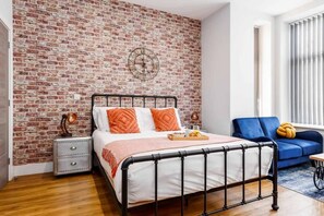 1 bedroom, iron/ironing board, travel cot, WiFi - Cosy, Beautiful Studio Apt w/ Free Parking & Wi-Fi (Bournemouth)