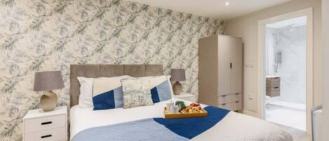 1 bedroom, iron/ironing board, travel crib, WiFi