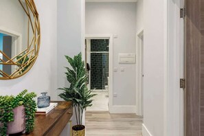 Interior - Beautiful Family Apt w/ Free Gym & Parking (Bournemouth)