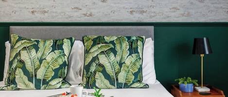 2 bedrooms, iron/ironing board, travel cot, WiFi