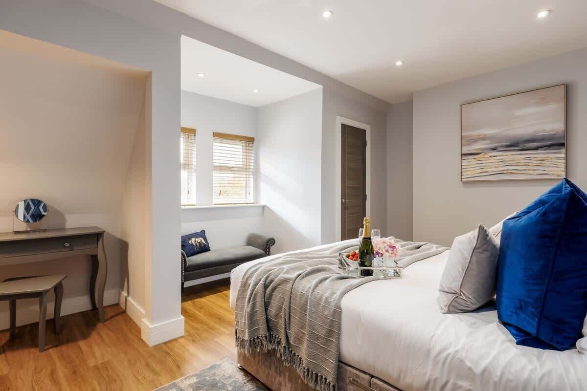1 bedroom, iron/ironing board, travel crib, WiFi