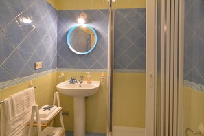 Panoramic Double Room | Bilik Mandi
