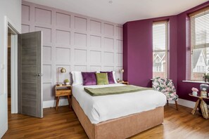 2 bedrooms, iron/ironing board, travel crib, WiFi - Stunning Sea Views, Family Apt; Free Parking & Gym (Bournemouth)