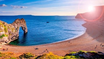 Una playa cerca