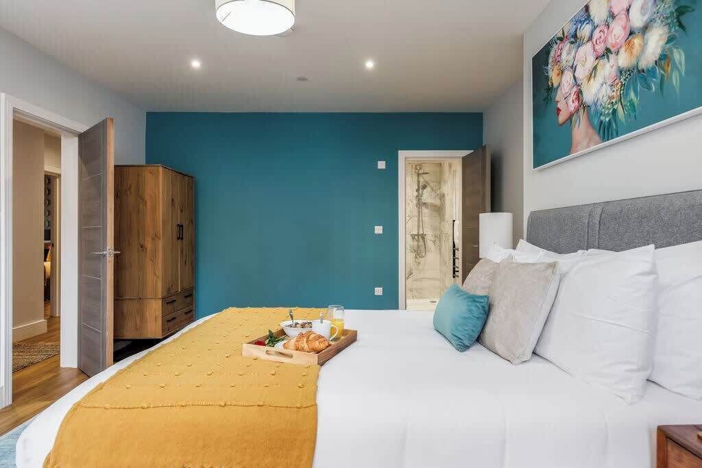 2 bedrooms, iron/ironing board, travel crib, WiFi