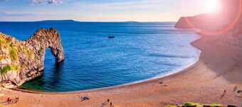 Spacious Garden, 2-Bed Apt w/ Free Gym & Parking