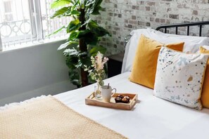 1 soverom, strykejern/-brett, reiseseng for barn og wi-fi