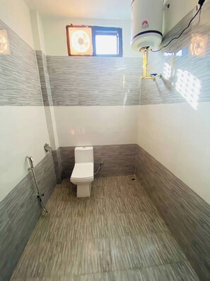 Shower, towels, soap, shampoo