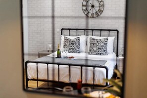 1 soverom, strykejern/-brett, reiseseng for barn og wi-fi