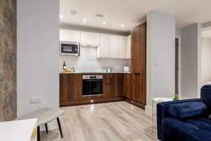 Interior - Delightful 1-bed Studio w/ Free Parking & WiFi (Bournemouth)