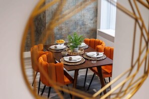 Dining - Delightful 1-bed Studio w/ Free Parking & WiFi (Bournemouth)