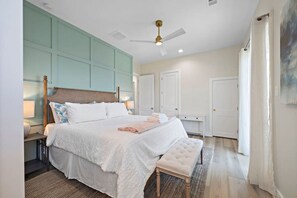 6 chambres, bureau, fer et planche à repasser, lit parapluie