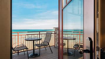 Suite, 1 Bedroom, Balcony, Bay View | Balcony