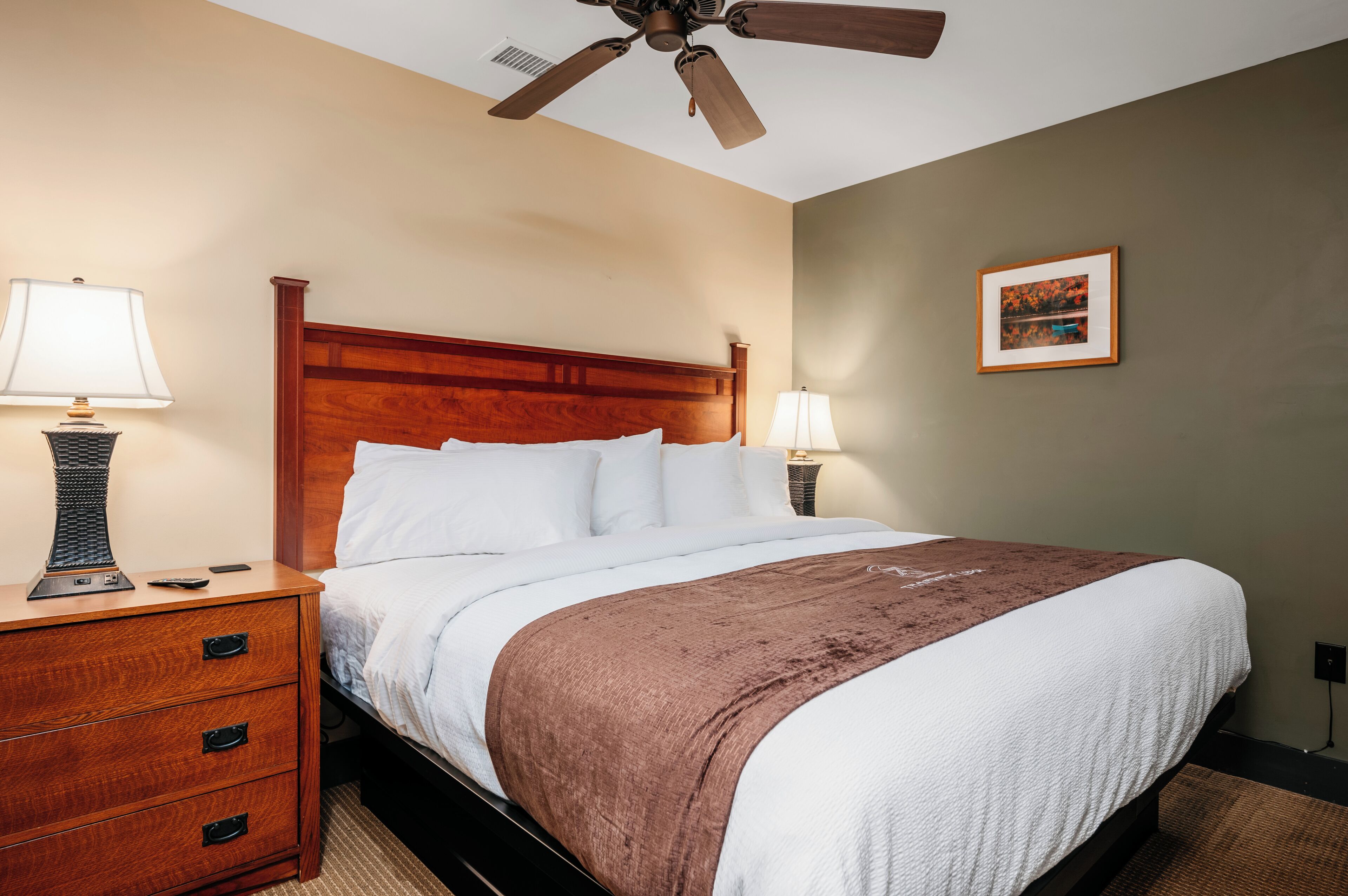 suite, 1 bedroom, balcony, corner | soundproofing, free wifi, bed sheets