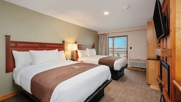 Lakeview Balcony Double Queen Room | Free WiFi, bed sheets