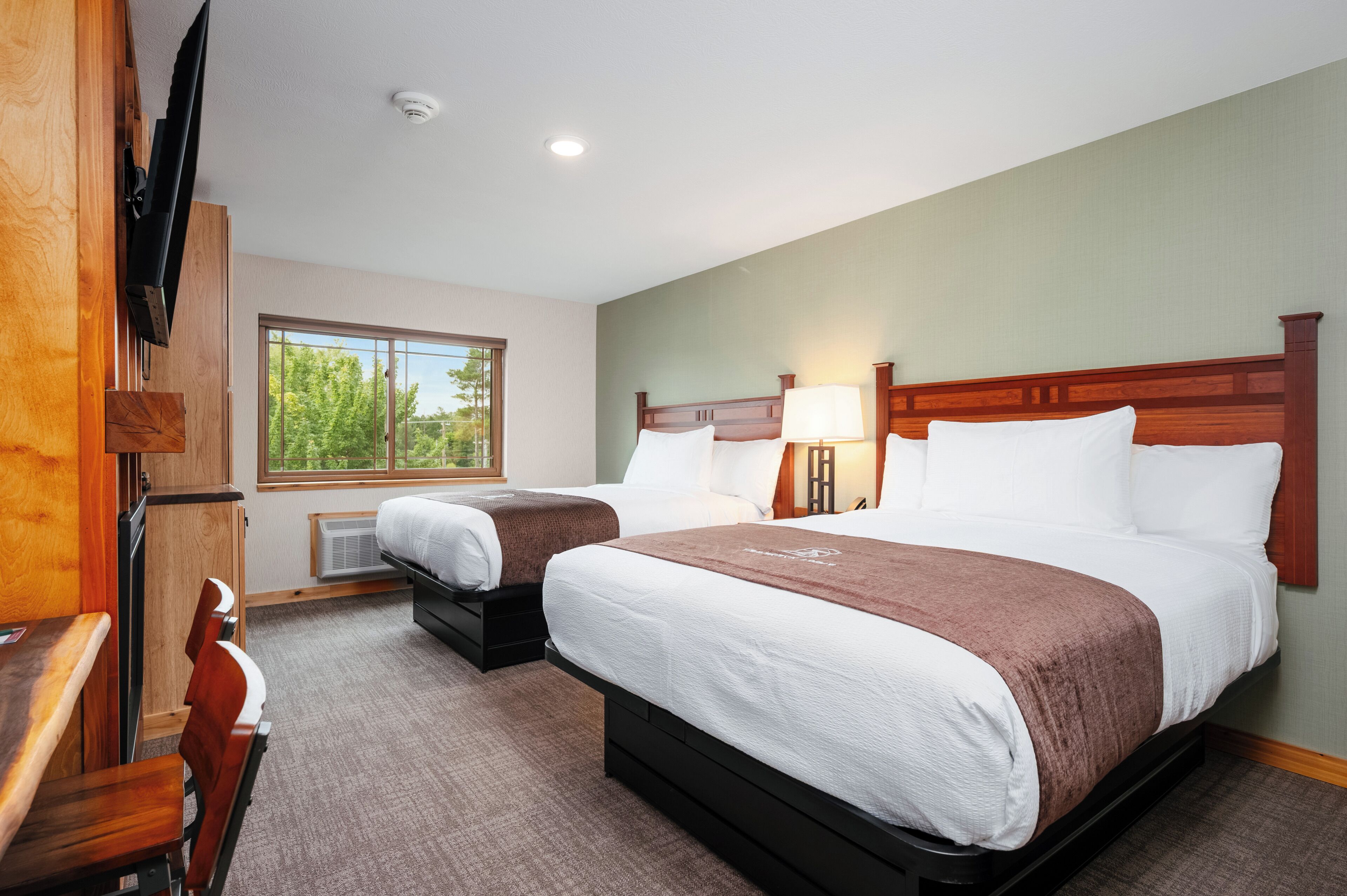 Non-View Double Queen Room | Kostenloses WLAN, Bettwäsche