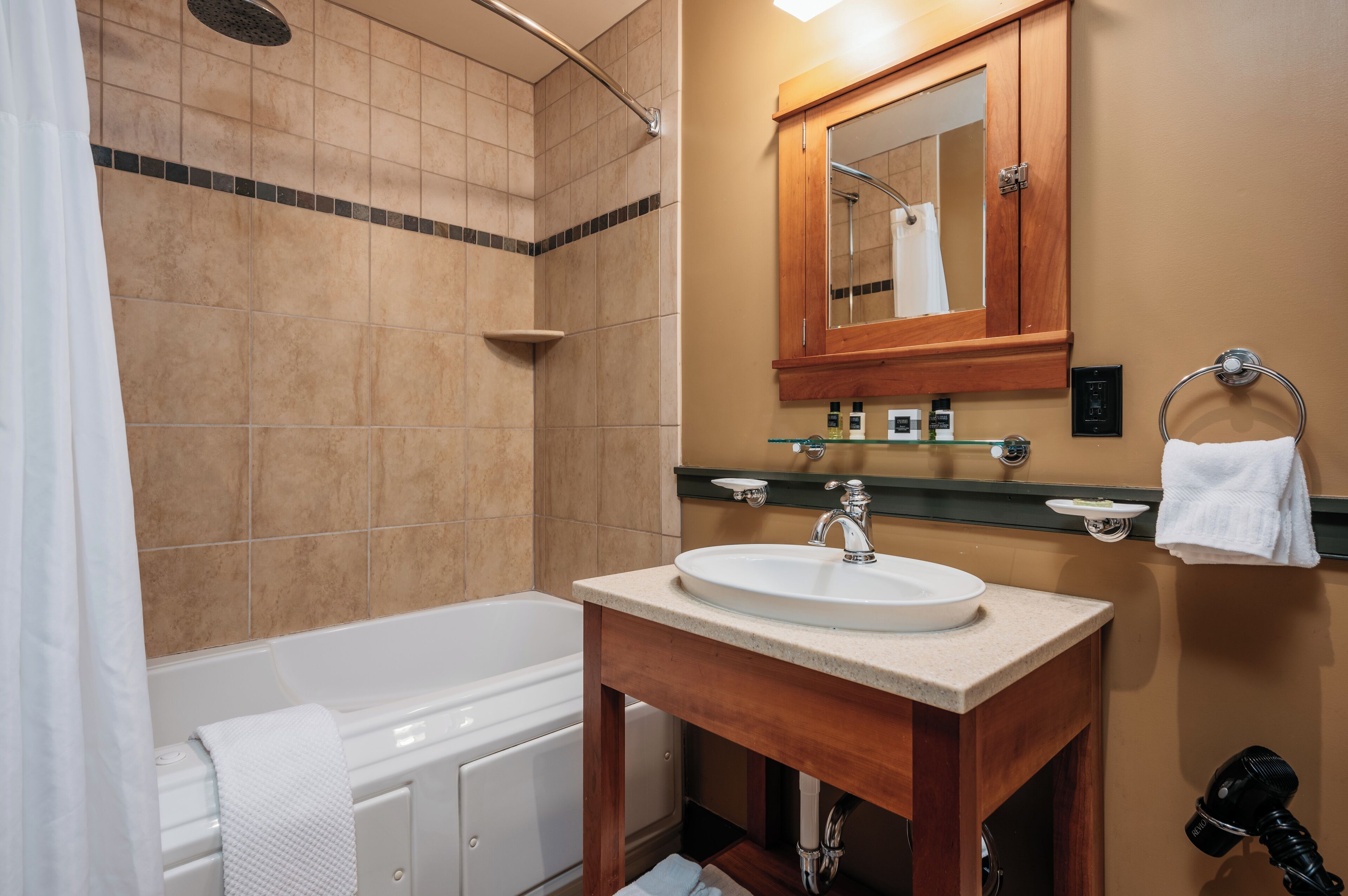 suite, 1 bedroom, balcony, bay view | bathroom | free toiletries, hair dryer, towels