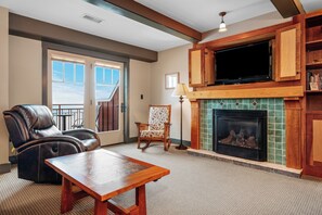 Lakeview Two Bedroom Suite | Lake view - Tamarack Lodge of Traverse City (Traverse City)