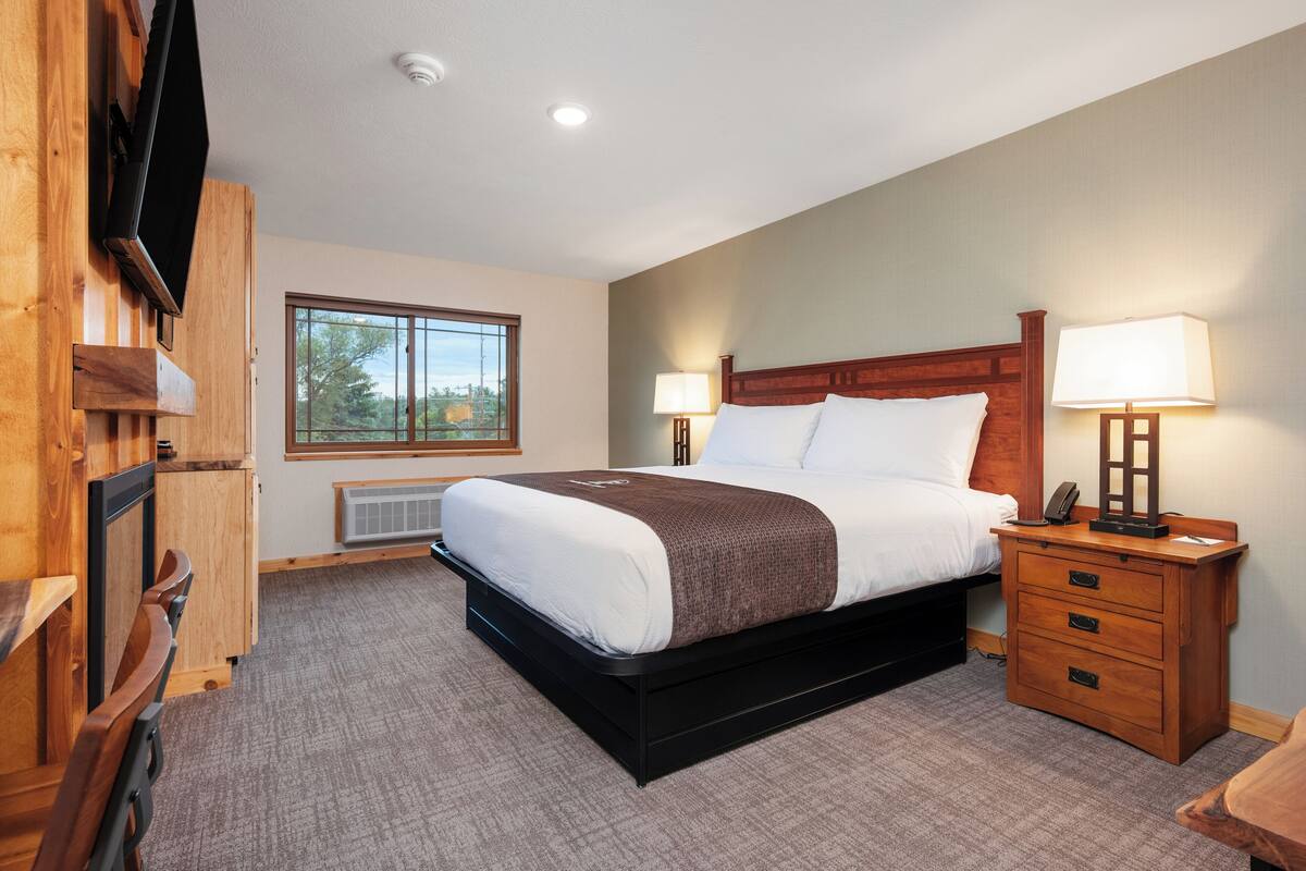 Non-View King Room | WiFi (free), bed sheets