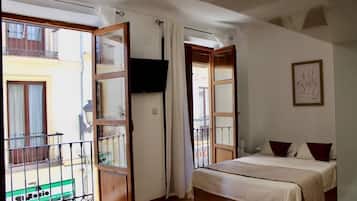 1 dormitorio, tabla de planchar con plancha, cuna de viaje y wifi
