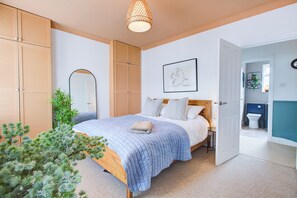 2 Schlafzimmer, Bügeleisen/Bügelbrett, kostenloses WLAN, Bettwäsche