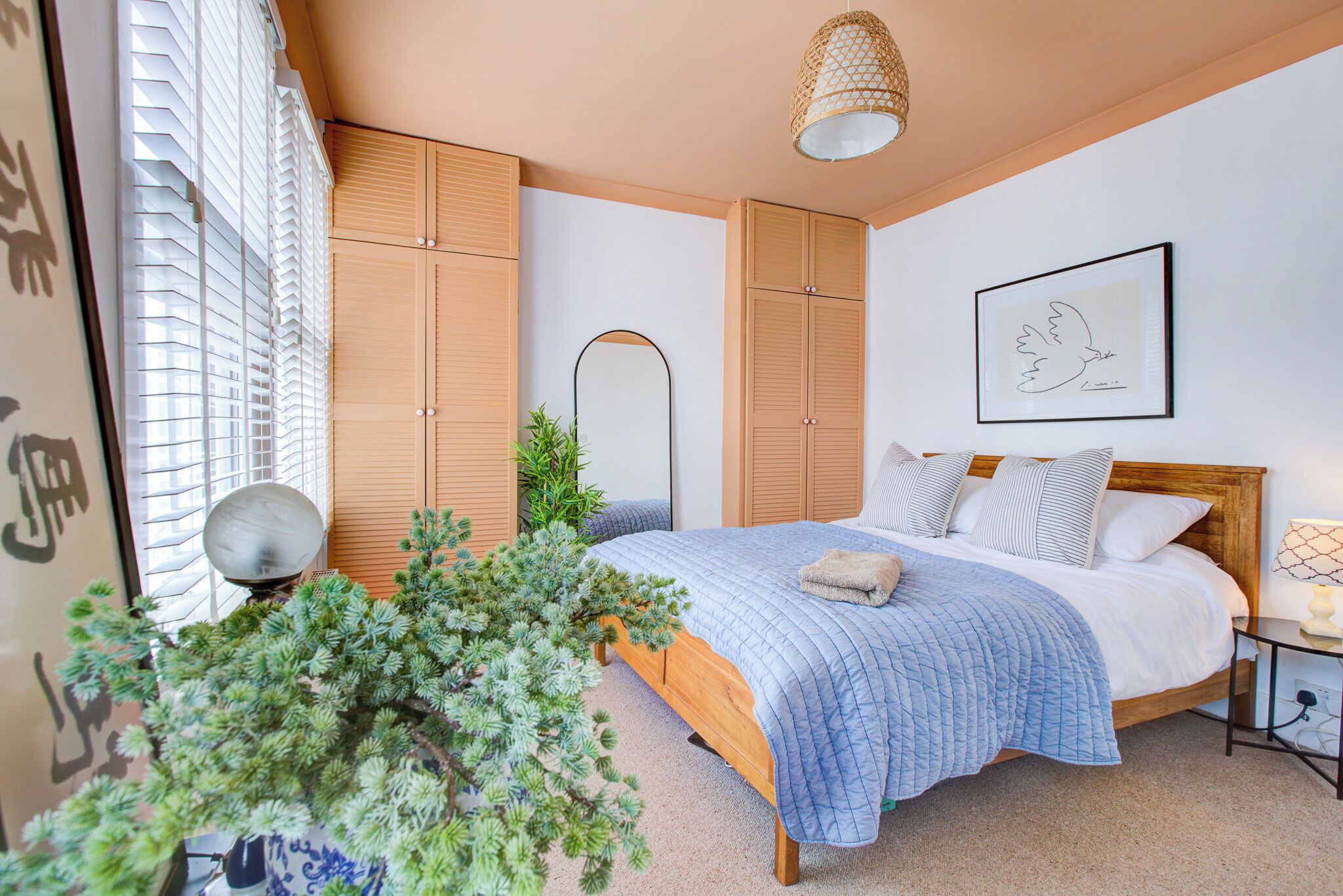2 bedrooms, iron/ironing board, free WiFi, bed sheets