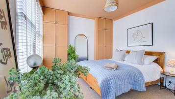 2 bedrooms, iron/ironing board, free WiFi, bed sheets
