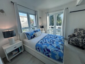 4 عدّة غرف نوم ومكتب ومكواة/لوح كي وواي فاي