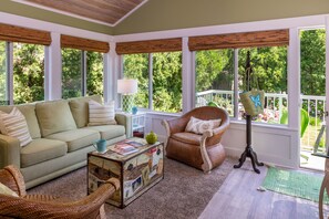 Hall Tree Condo | Living area