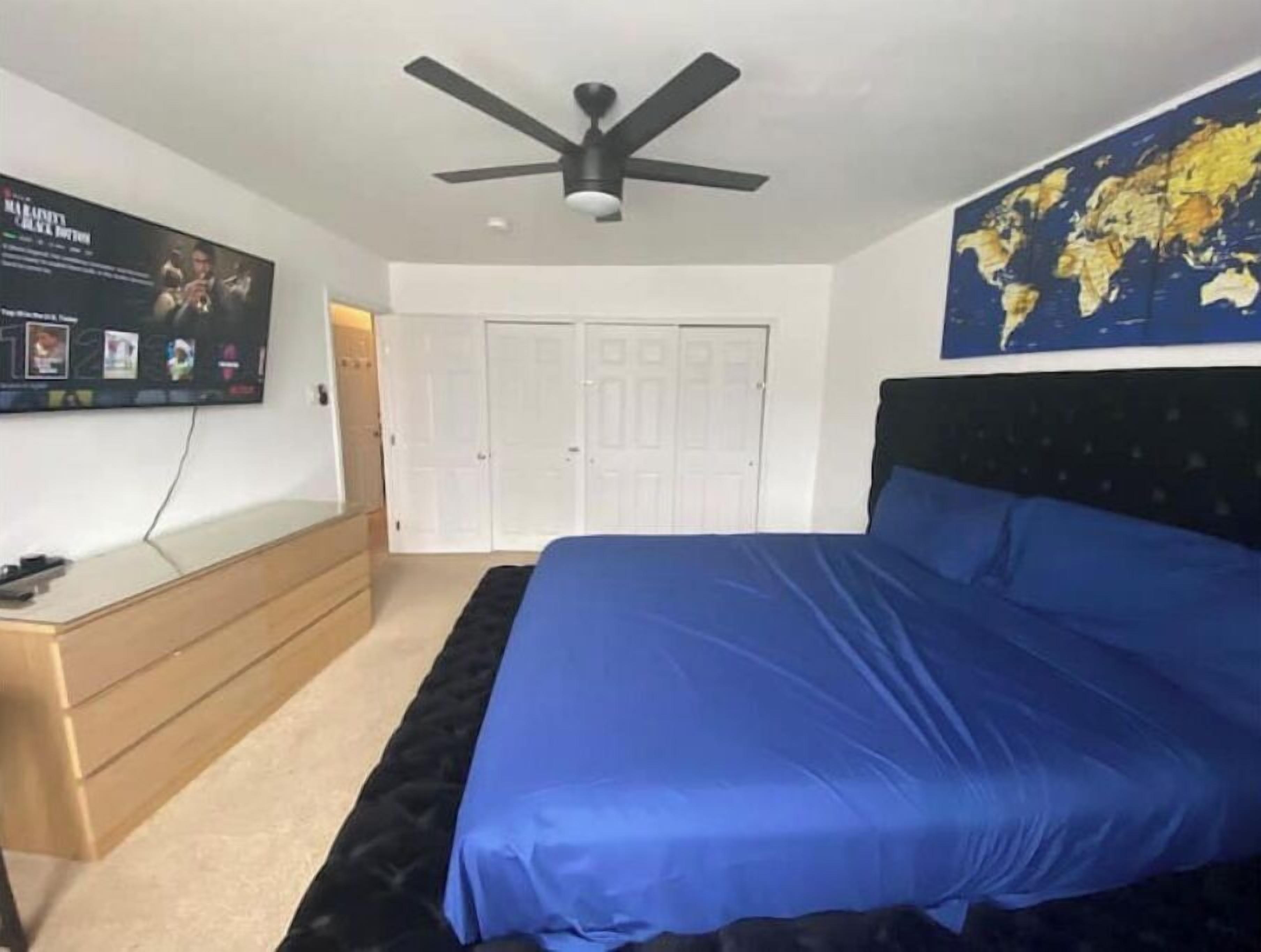 3 bedrooms, desk, iron/ironing board, free WiFi