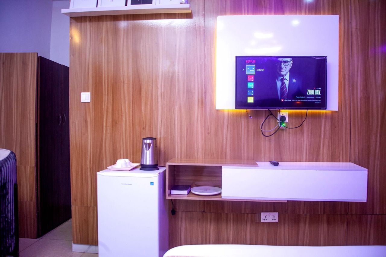 Luxury Single Room | Egyptian cotton sheets, premium bedding, down comforters