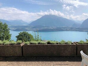 Property grounds - Terrace with View • Cozy Retreat • Free Parking (Tschingel)