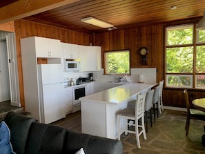 Fridge, microwave, oven, stovetop - Newly renovated family cottage on Georgian Bay steps from Honey Harbour
 (Port Severn)