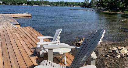 Newly renovated family cottage on Georgian Bay steps from Honey Harbour