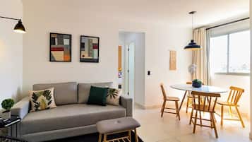 Basic Apartment | Living area | TV