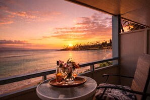 Outdoor dining - KBM Resorts | FREE CAR | Napili Bay | Oceanfront | Stunning Studio Villa, Turtle views! NAB-107 (Lahaina)