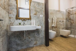 City Studio | Bathroom