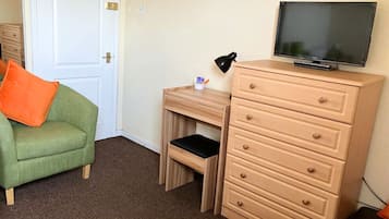 Standard Apartment | 3 bedrooms, desk, free WiFi