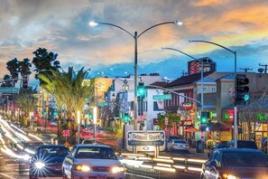 Unclassified image, 5 of 39, button