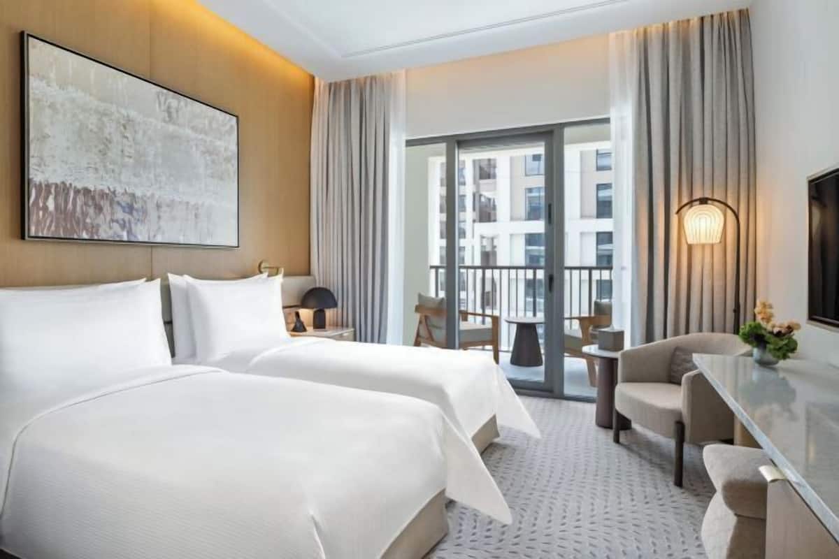 1 phòng ngủ, bộ đồ giường cao cấp, minibar, két bảo mật tại phòng