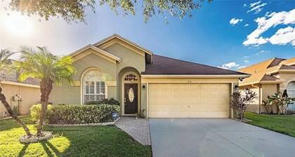 Peaceful Pool Home Near Airport Heated pool